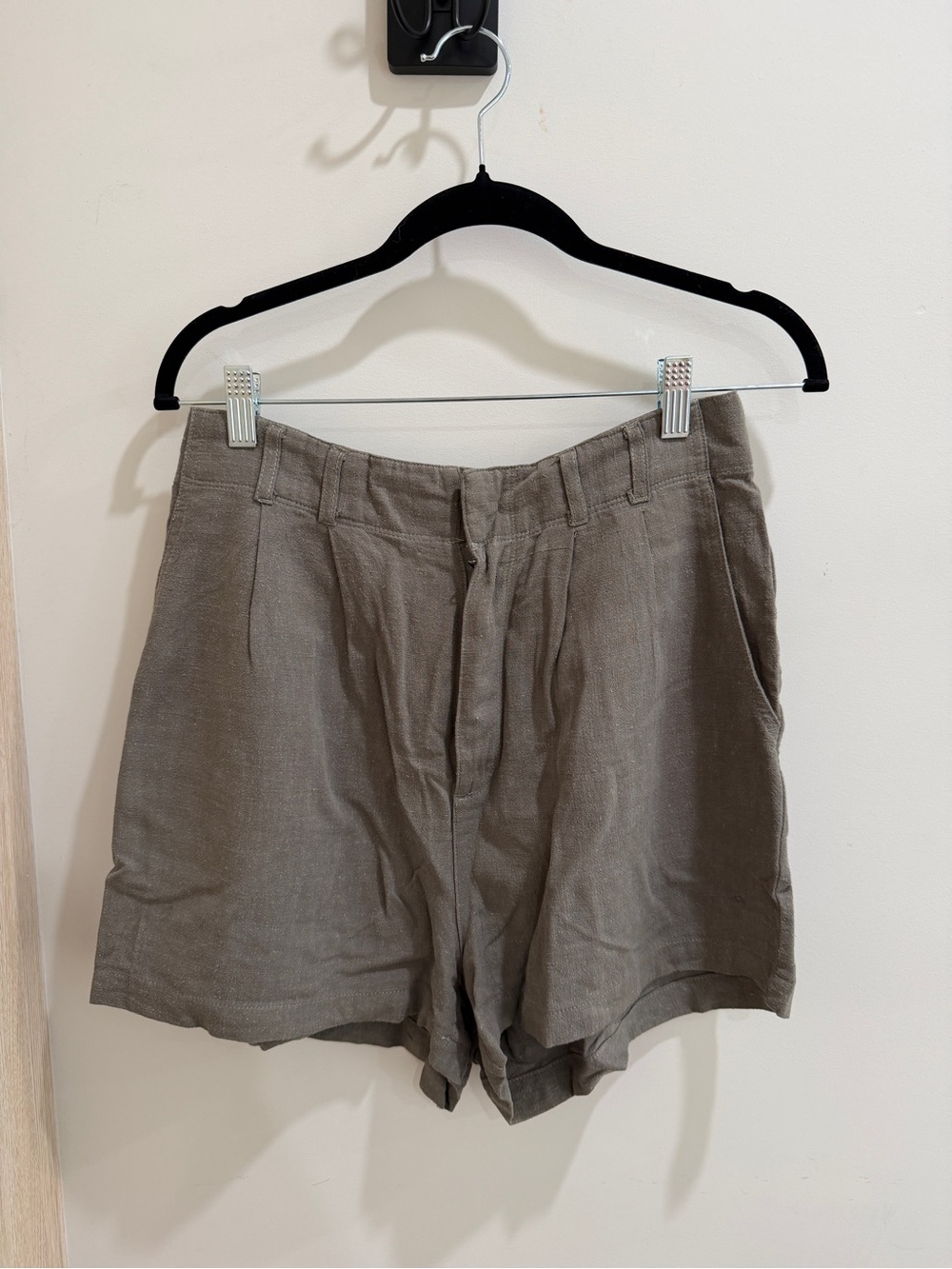 Zsupply Women's Linen-Blend Shorts in Sage